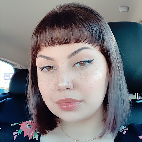 Meet your Posher, Erica - Picture 1 of 1